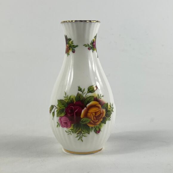Royal Albert Old Country Roses Bud Vase Bone China Gold Trim Floral England - Picture 1 of 10
